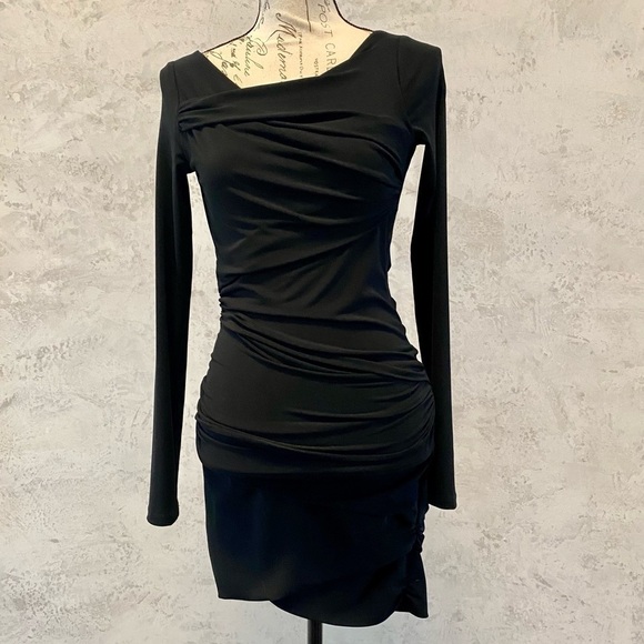 Elizabeth and James Backless Dress - Picture 2 of 13